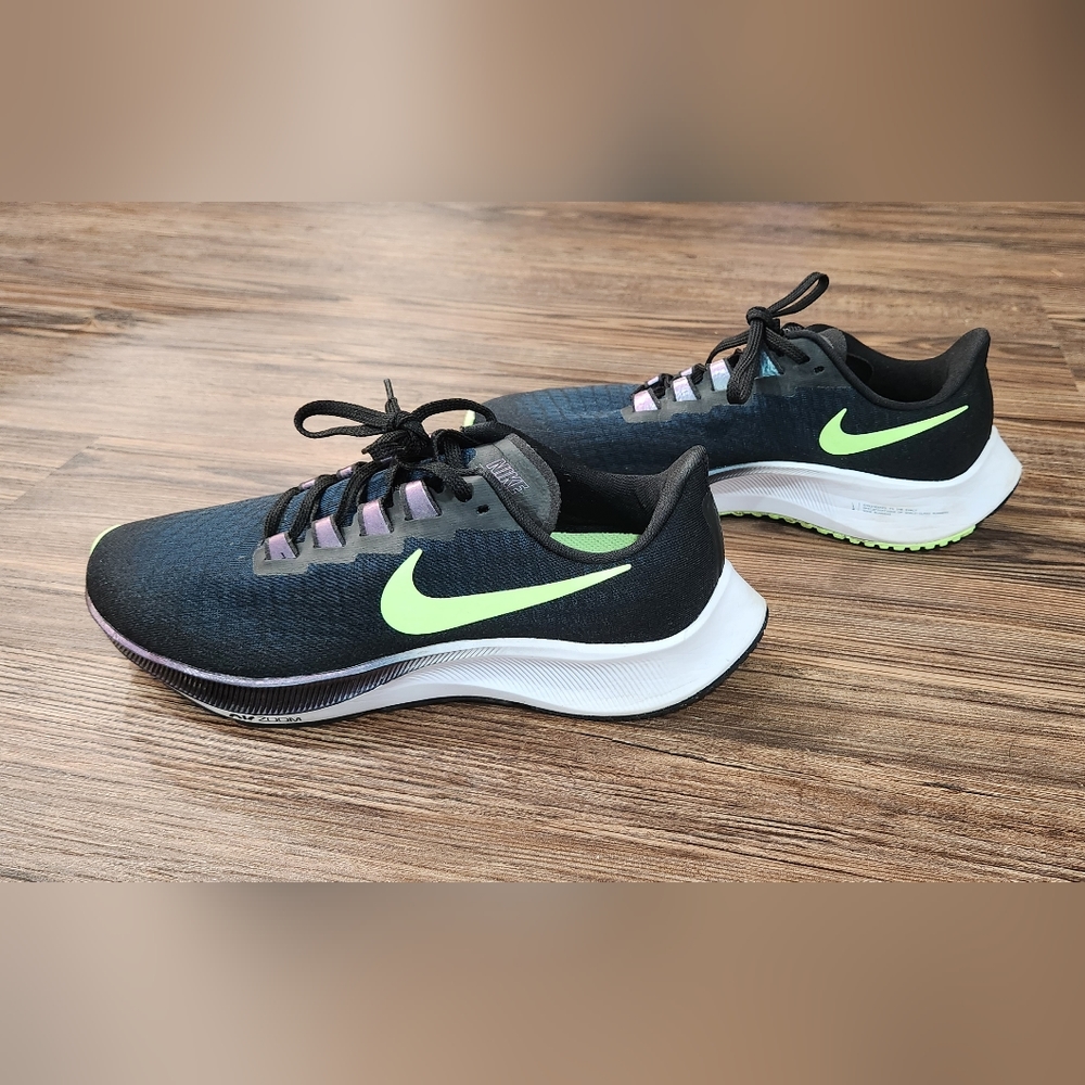 Nike Air Zoom Pegasus 37 Black/Ghost Green womens size 9